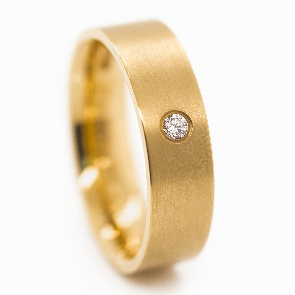 Niessing 5.5mm Diamond Rectangular Round Shank Profile Ring - 18ct Yellow Gold Silk Matt (AOYNTRR5.5Y-4)