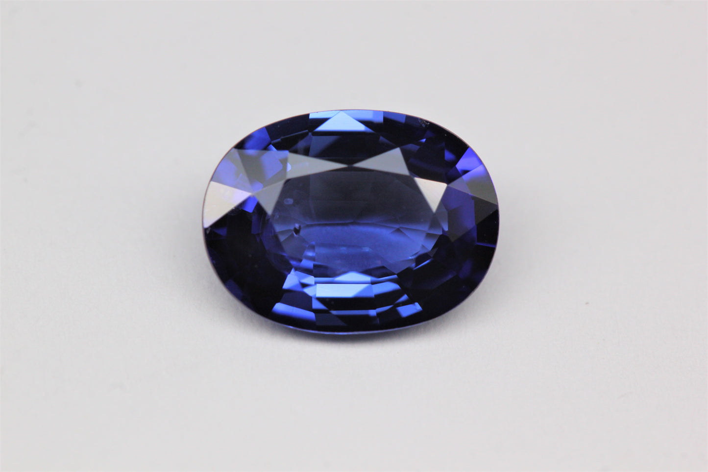 9.14x6.89mm Oval Ceylon Sapphire Certificated (SACV97EW)