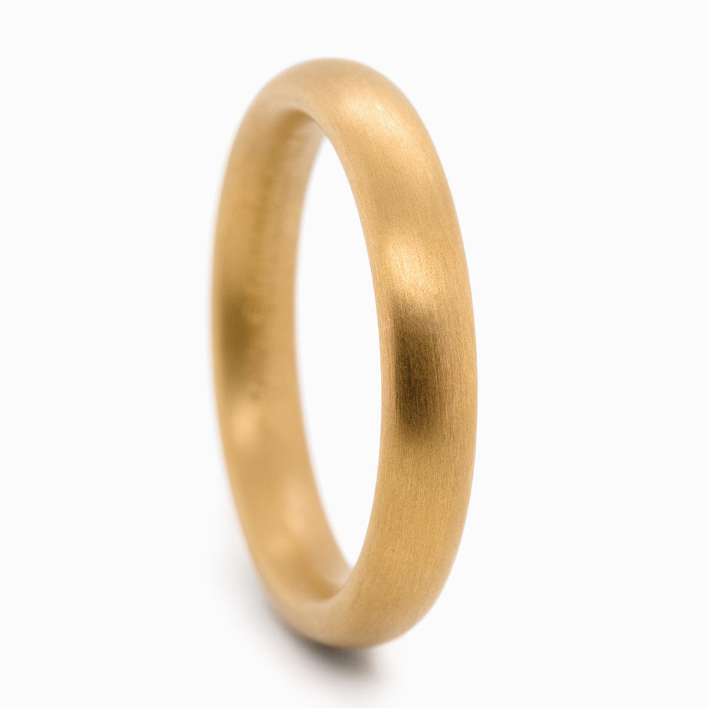 Niessing 4mm Oval Voluminous Shank Profile Ring - 22ct Yellow Gold Silk Matt (AOYNTOV4Y2-3)