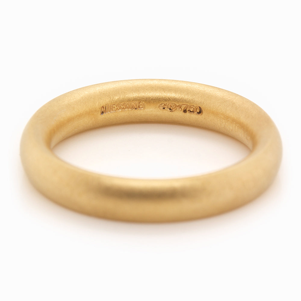Niessing 4.5mm Pointed Oval Voluminous Shank Profile Ring - 18ct Yellow Gold Silk Matt (AOYNTPOV4.5Y2-11)