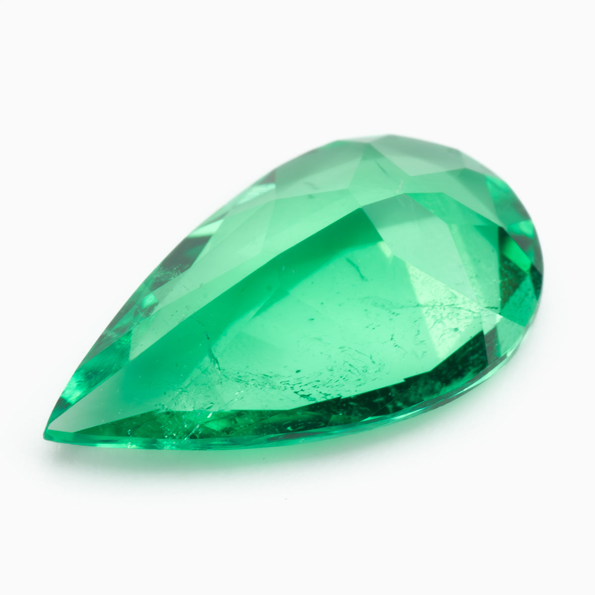 [SOLD] 8.50x4.80mm Pear-Shape Colombian Emerald Certificated (EMP009)