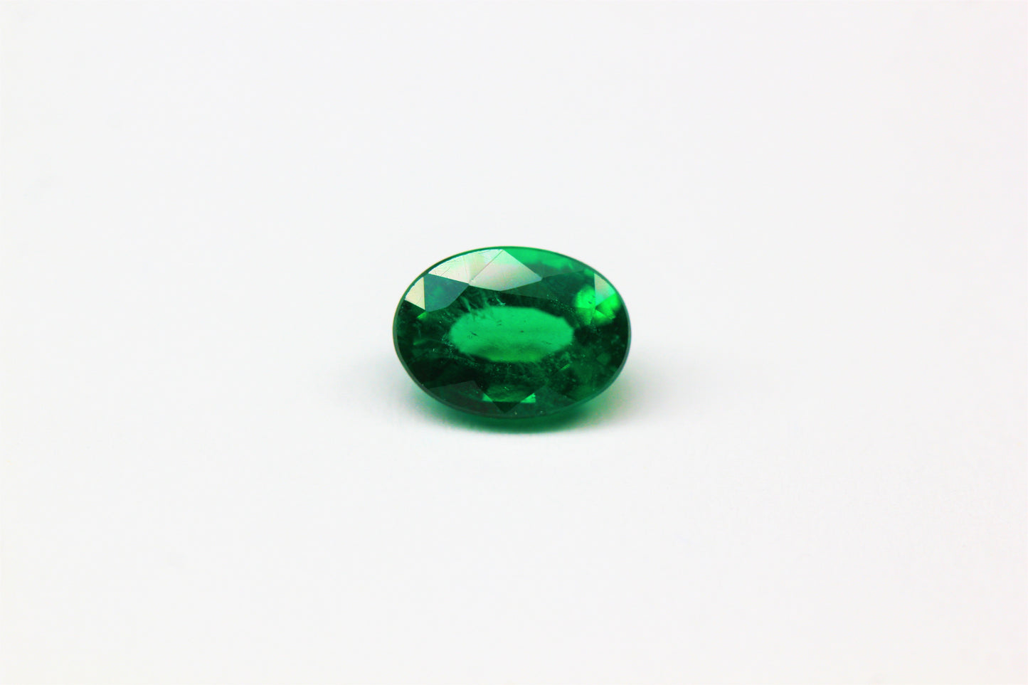 6.9x5mm Oval Emerald (EMV75X)