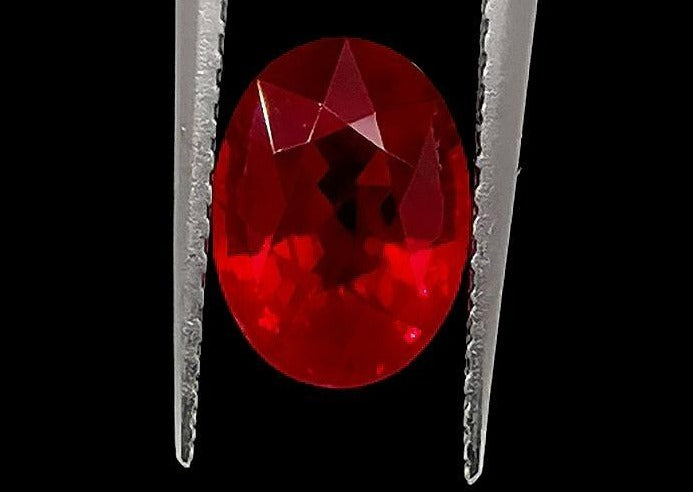 [SOLD] 8.9x6.5mm Oval Ruby Certificated (RUV8965G)